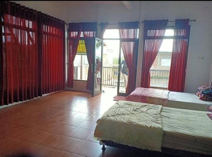Green Homestay Malang Eksteriør billede