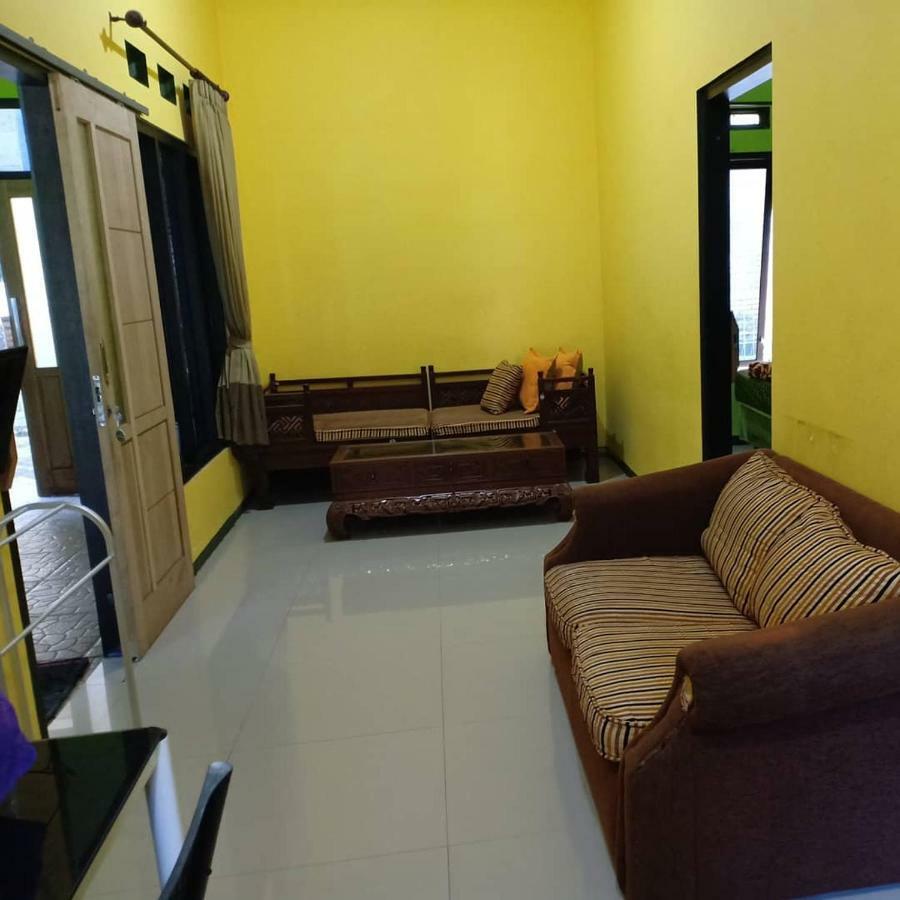 Green Homestay Malang Eksteriør billede